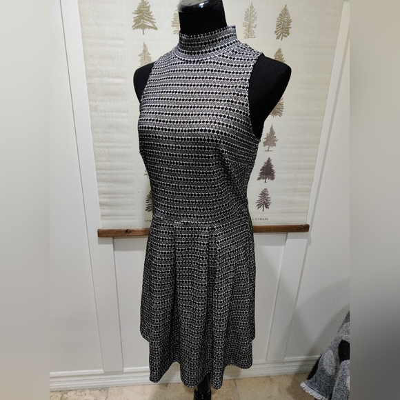 Mossimo Mock Neck Pleated Dress - Small - Picture 5 of 10